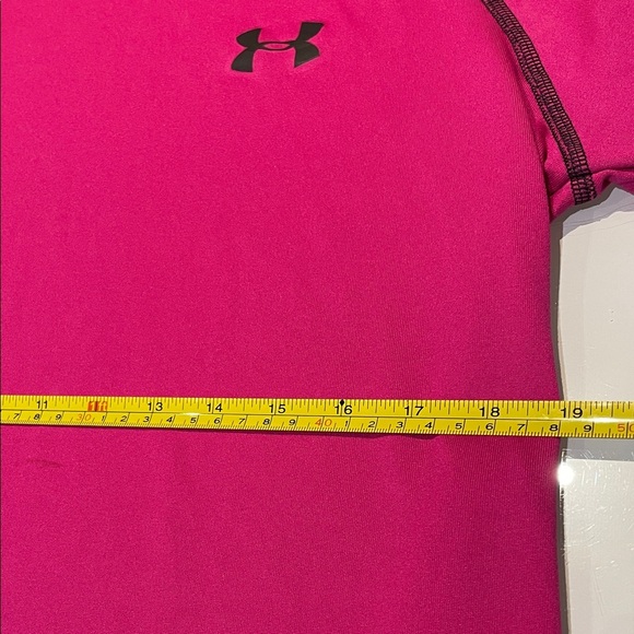 Under Armour HeatGear Pink/Fuchsia Performance Tee - Picture 3 of 9